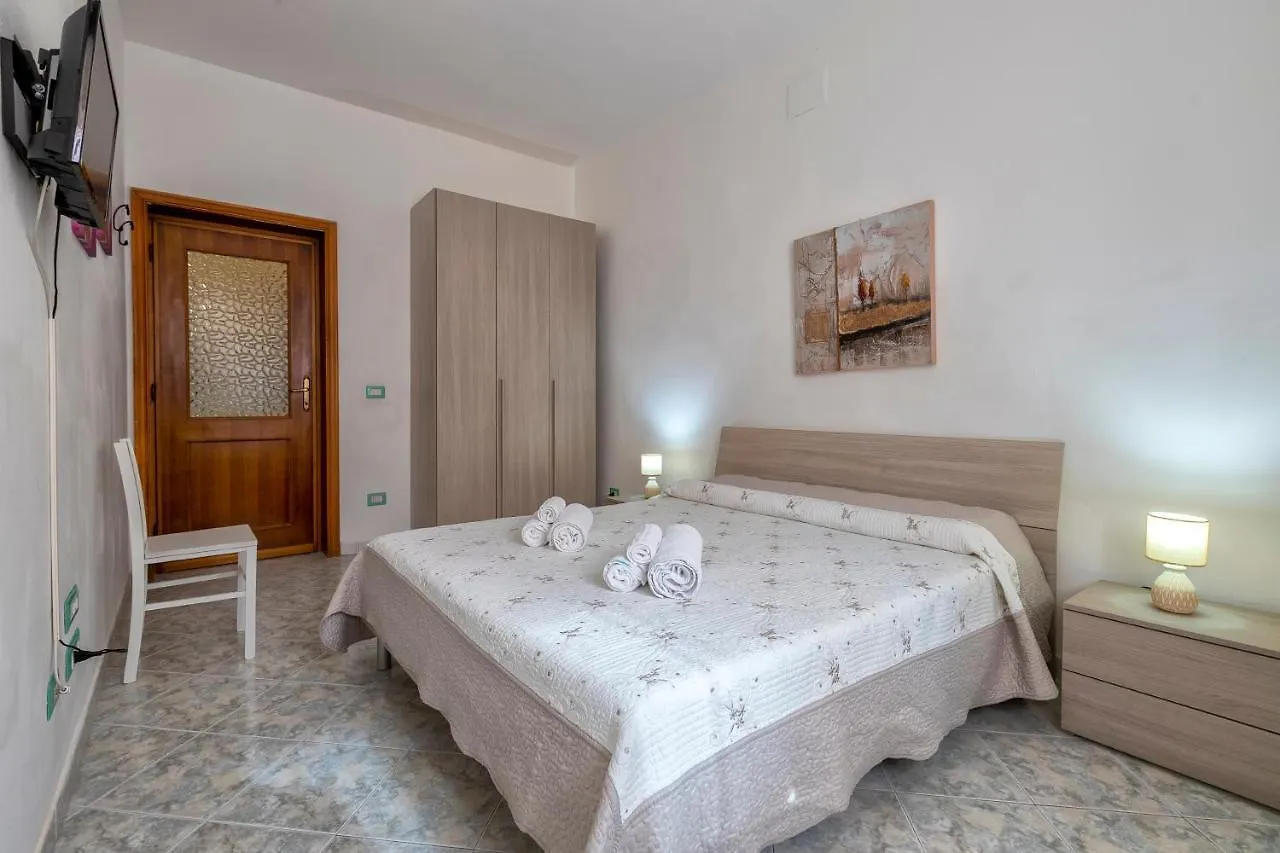 Il Nespolo , Vicino Alle Spiagge, Per Coppie E Famiglie Alghero 0*,  Italy